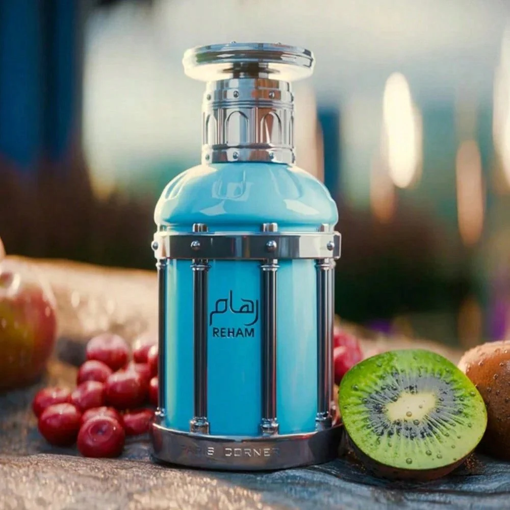 Paris Corner Reham – Wild Mineral – Inspired by Uomo Born in Roma